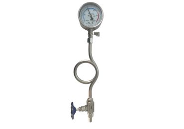 Pressure gauge with needle valve